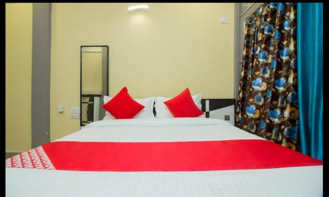 Hotel Swaraj Logde Panvel Exterior photo