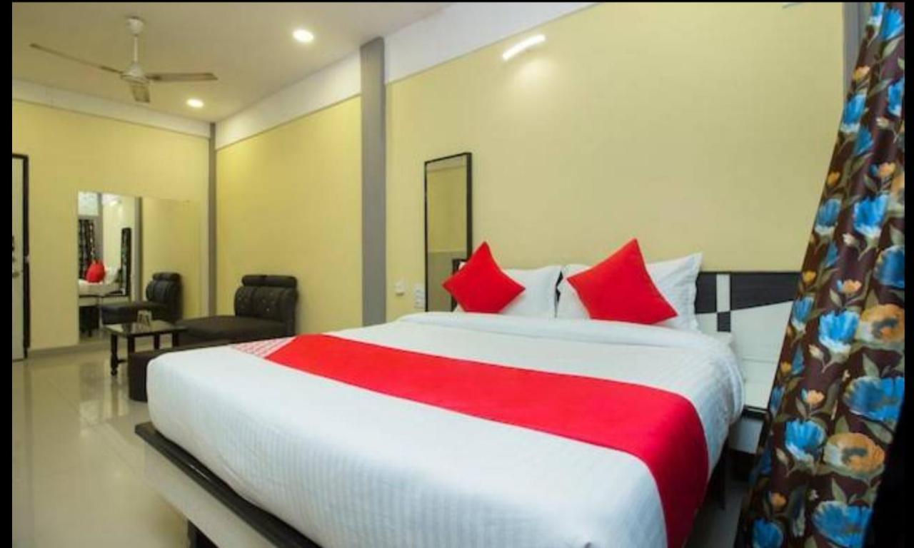 Hotel Swaraj Logde Panvel Exterior photo
