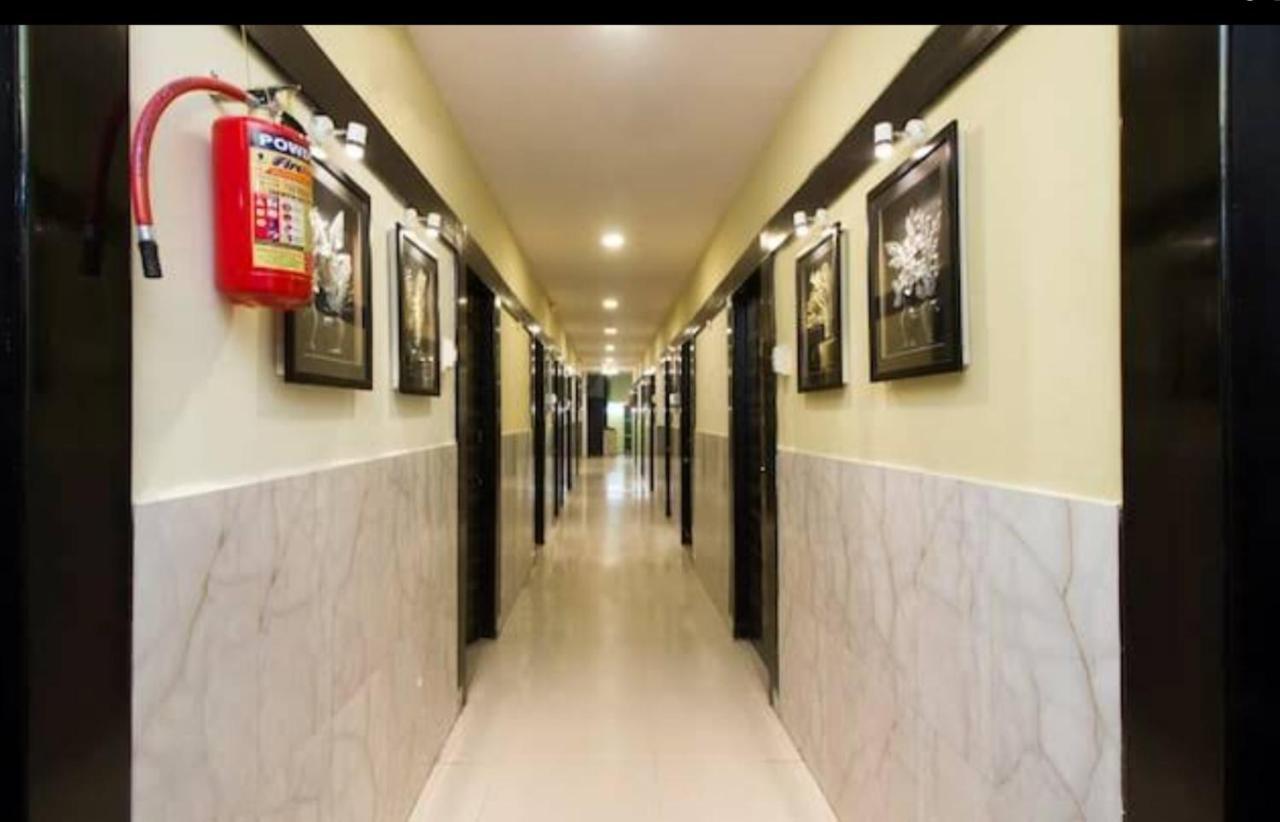 Hotel Swaraj Logde Panvel Exterior photo