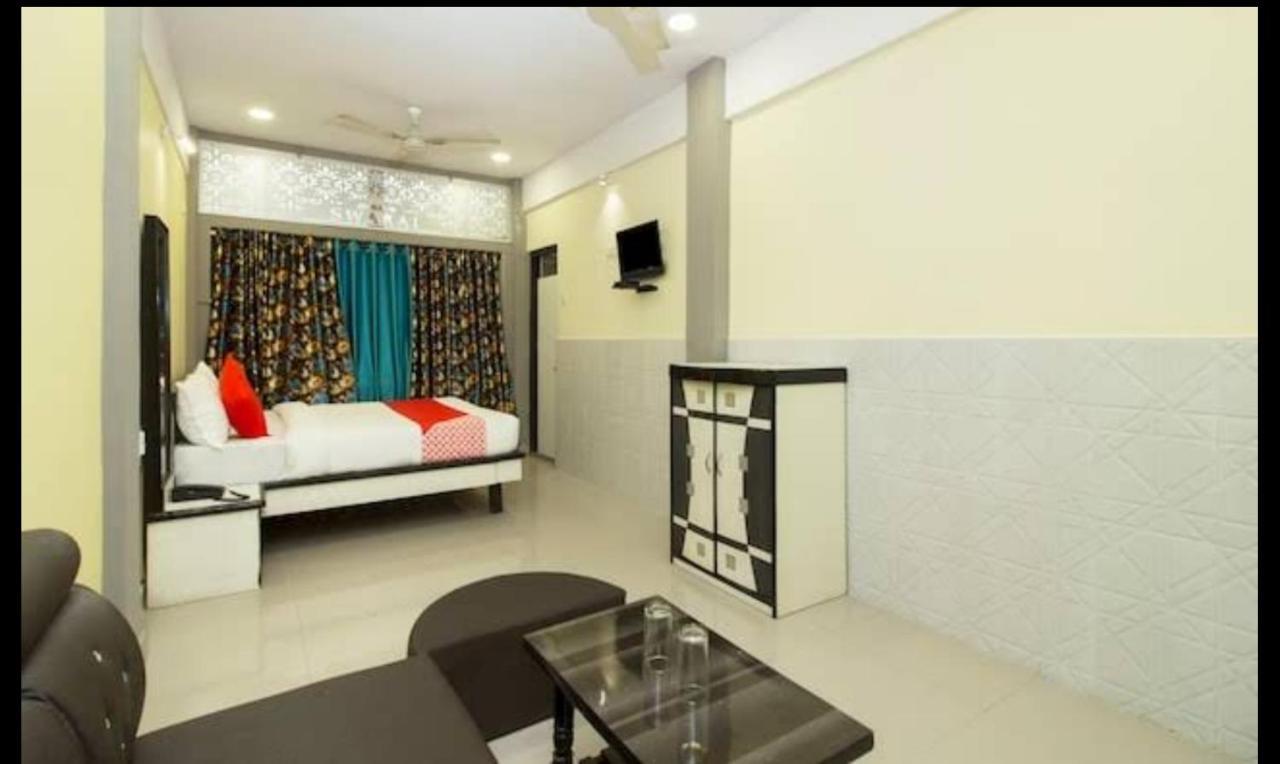 Hotel Swaraj Logde Panvel Exterior photo
